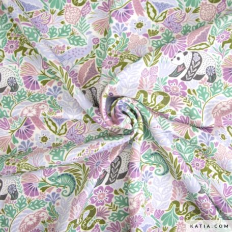 Deze Ecovero viscose stof van Katia Fabrics voelt aan als zijde. Het is zacht, luchtig en heeft een mooie bloemen- en dierenprint in pasteltinten