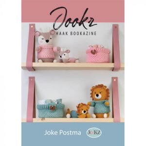 In dit Bookazine staan 22 patroontjes te weten: Speeltjes voor de baby zoals knuffeltjes, rammelpiepers, kiekeboekjes, muziekdoosjes tuimelbeestjes, mini-koukleumpjes en mandjes