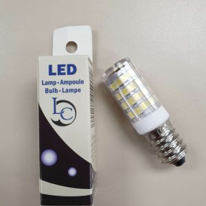 Degelijke en zuinige A+ Led lamp voor naaimachines met E14 fitting. Geeft een heldere en goede verlichting bij je naaiwerk.