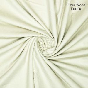 Deze stretch ribfluweel stof wordt gebruikt voor Fibre Mood modellen Gizeh en Fausta en is duurzaam geproduceerd. Geschikt voor jassen, jurken en rokken.