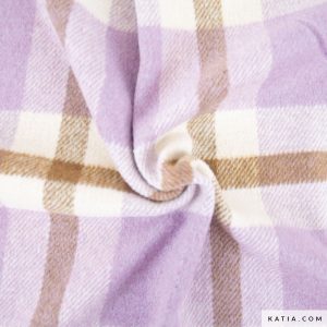 De textuur is zacht en pluizig, wat zorgt voor een warme en comfortabele gebruikservaring. Ideaal voor het naaien van winterkleding