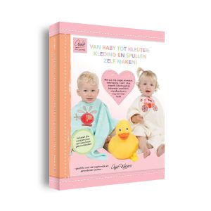 Het boek staat boordevol baby, peuter en kleuter naaipatronen van maat 50 t/m 98, zoals een rokje, sweater, petticoat, korte broek, jurkje, een babynestje en babykamergordijnen.