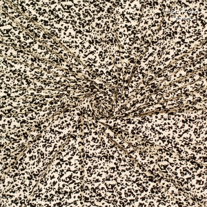 Deze mooie poplin katoen met tijgerprint wordt gebruikt voor Fibre Mood model Harper en is duurzaam gemaakt volgens de OEKO-TEX Standard 100.