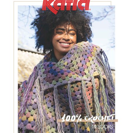 Katia Crochet 118 staat vol met haakpatronen voor dames, perfect voor alle haakliefhebbers. Het bevat 19 patronen, van een maxi sjaal tot vesten, truien en jassen