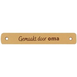 Leren label – Door oma gemaakt Stevig, stijlvol en met liefde gegraveerd. Perfect voor oma’s handgemaakte creaties!