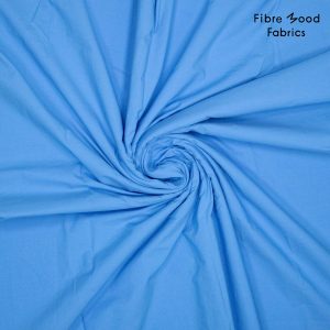 Deze 100% stone washed poplin aqua splash wordt gebruikt voor Fibre Mood model Nanaka en is duurzaam gemaakt volgens de OEKO-TEX Standard 100.