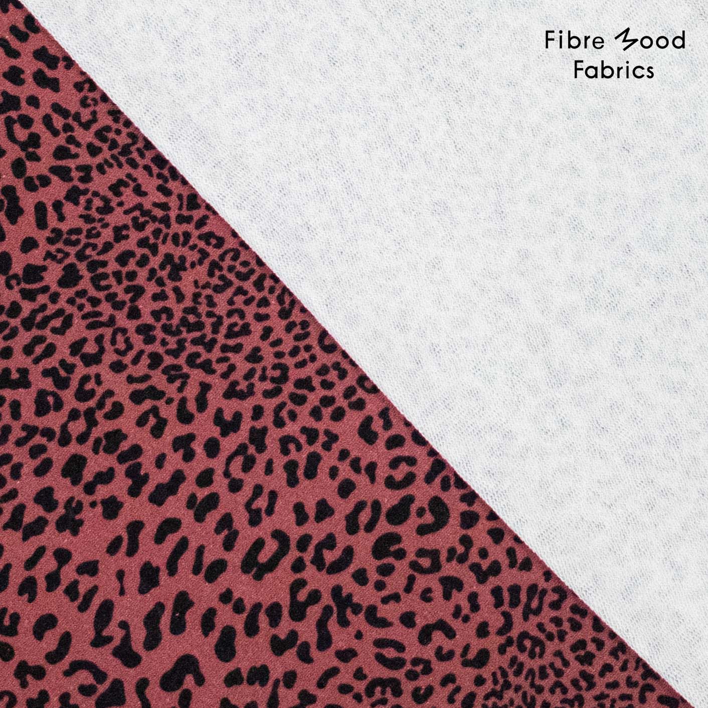 Deze heavy joggingstof met leopard print wordt gebruikt voor Fibre Mood model Carmel en is duurzaam gemaakt volgens de OEKO-TEX Standard 100