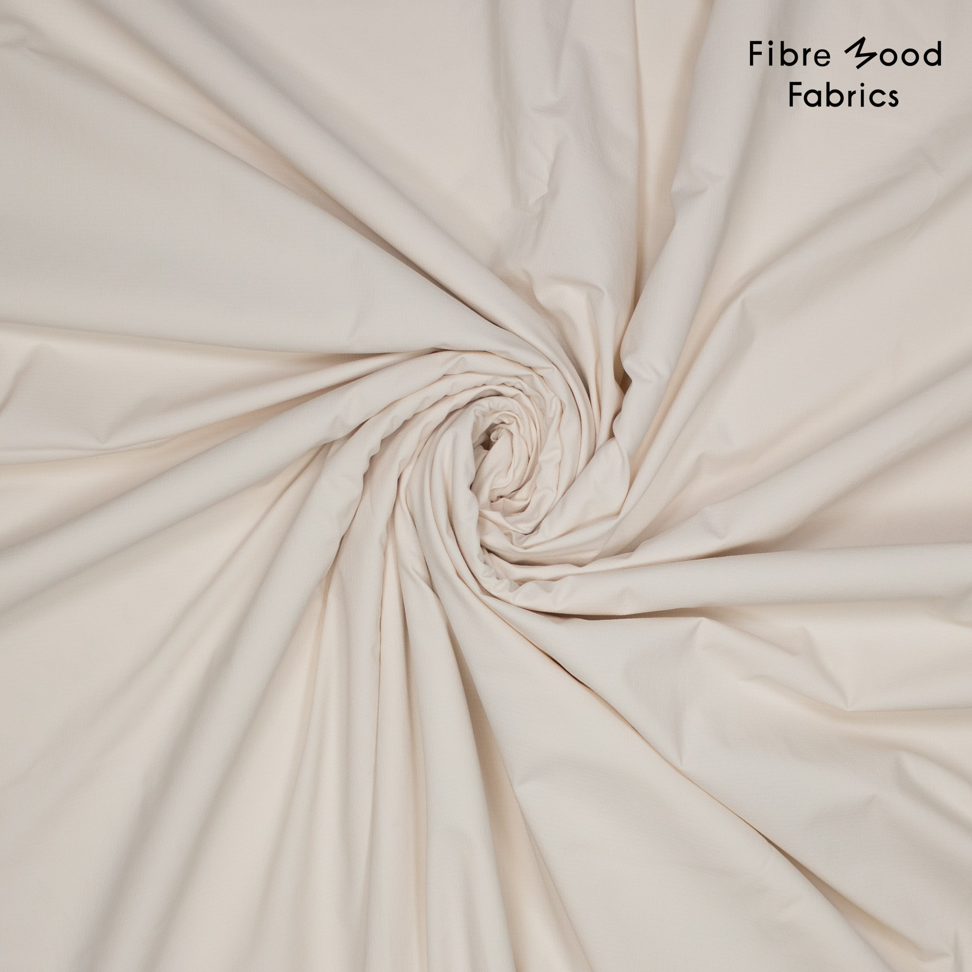 Deze waterdichte ribstop wordt gebruikt voor Fibre Mood modellen Dyron en Raya en is duurzaam gemaakt volgens de -OEKO-TEX Standard 100. Geschikt voor sport- en vrijetijdskleding, zoals shirts en outdoor kleding