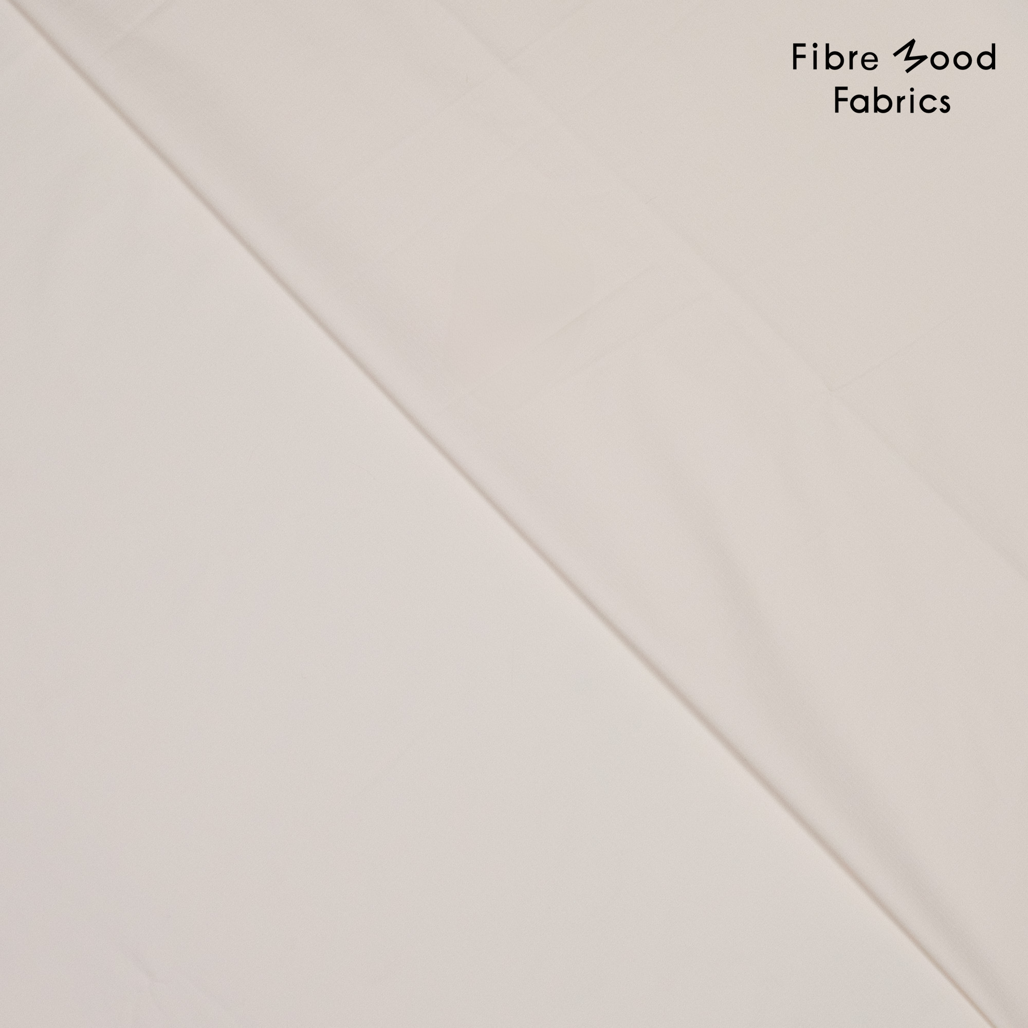 Deze waterdichte ribstop wordt gebruikt voor Fibre Mood modellen Dyron en Raya en is duurzaam gemaakt volgens de -OEKO-TEX Standard 100. Geschikt voor sport- en vrijetijdskleding, zoals shirts en outdoor kleding