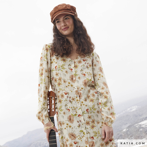 Katia Always Romantic is een 100% viscose stof met een romantisch ontwerp geïnspireerd door bloemen en botanische details