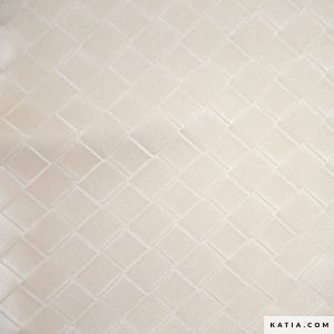 Het gevlochten imitatieleer heeft een moderne en verfijnde uitstraling, waardoor het een uitstekende keuze is voor wie op zoek is naar innovatieve en veelzijdige stoffen voor modeontwerpen.