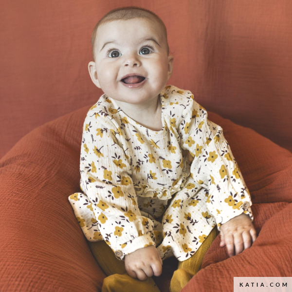 Voeg warmte en stijl toe aan je projecten met de katoenen mousseline/hydrofiel Reindeer Flowers van Katia Fabric