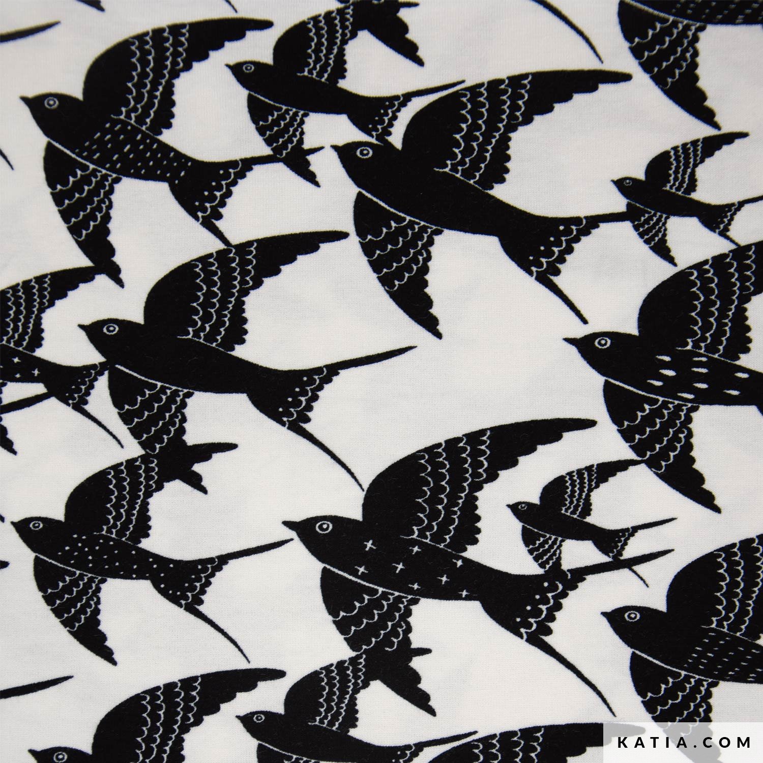 Deze Katia Flying Dreams B&W viscose van 95% viscose en 5% elastaan is het perfect voor het naaien van jurken, T-shirts en blouses met een elegante drapering