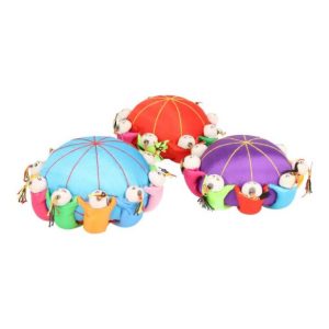 Speldenkussen met 10 Chinese Poppetjes