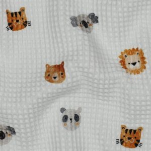 Koop wafelkatoen wit met digitale dierenprint bij Sisters stoffen & fournituren. Perfect voor babydekens, omslagdoeken en accessoires.