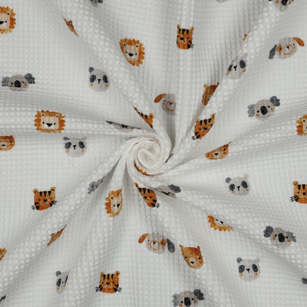 Koop wafelkatoen wit met digitale dierenprint bij Sisters stoffen & fournituren. Perfect voor babydekens, omslagdoeken en accessoires.