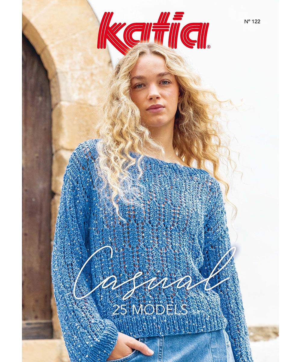 Laat jezelf stralen met kleur en glans dankzij het tijdschrift Katia Casual 122, een levendige en complete collectie met 25 brei- en haakpatronen voor dames en heren.