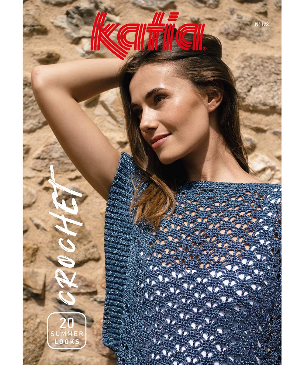 Doorbreek grenzen met het tijdschrift Katia Crochet 123 – een innovatieve collectie met 17 ontwerpen vol structuur en gewaagde kleurencombinaties.