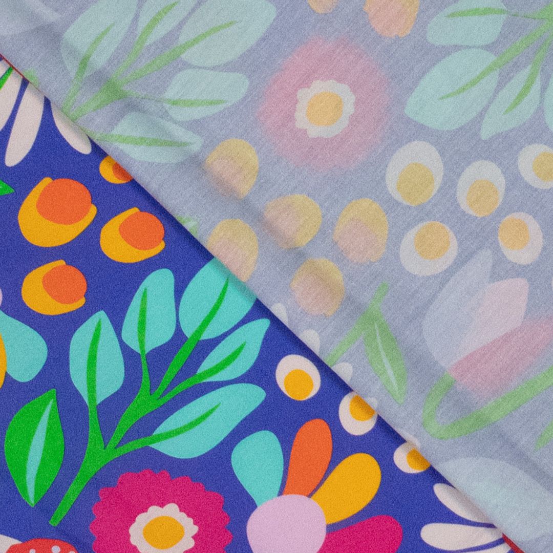 Karina + Kind poplin katoen met digitale print Flowers. Zachte, soepele katoen met kleurrijke print. Perfect voor kinder- en dameskleding.