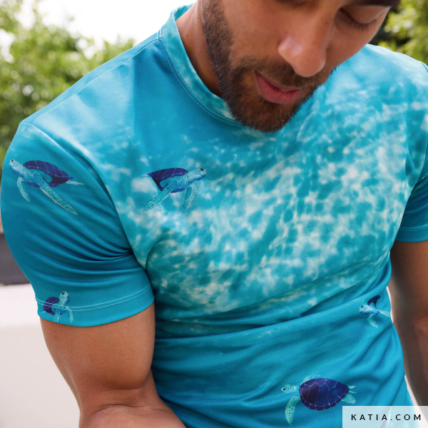 Ontdek de Cahuama Sport technische sportstof van Katia Fabrics met zeeschildpaddenprint. Licht, elastisch, ademend en sneldrogend voor sportkleding en activewear.