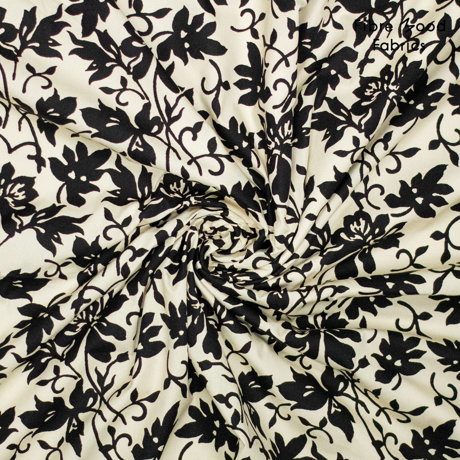 Stof voor Fibre Mood model Jax kopen? Kies deze poplin katoen met bloempatroon zwart met OEKO-TEX Standard 100 certificering.