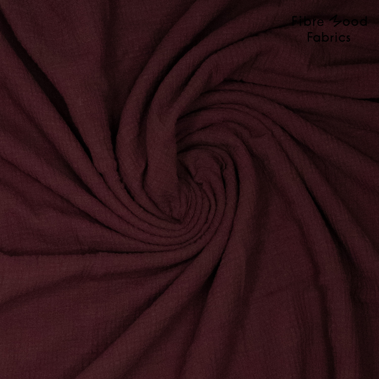 Naai het Fibre Mood model Storm met deze zachte woven cotton slub double gauze in dark bordeaux. Comfortabele kwaliteit met een mooie, natuurlijke uitstraling.