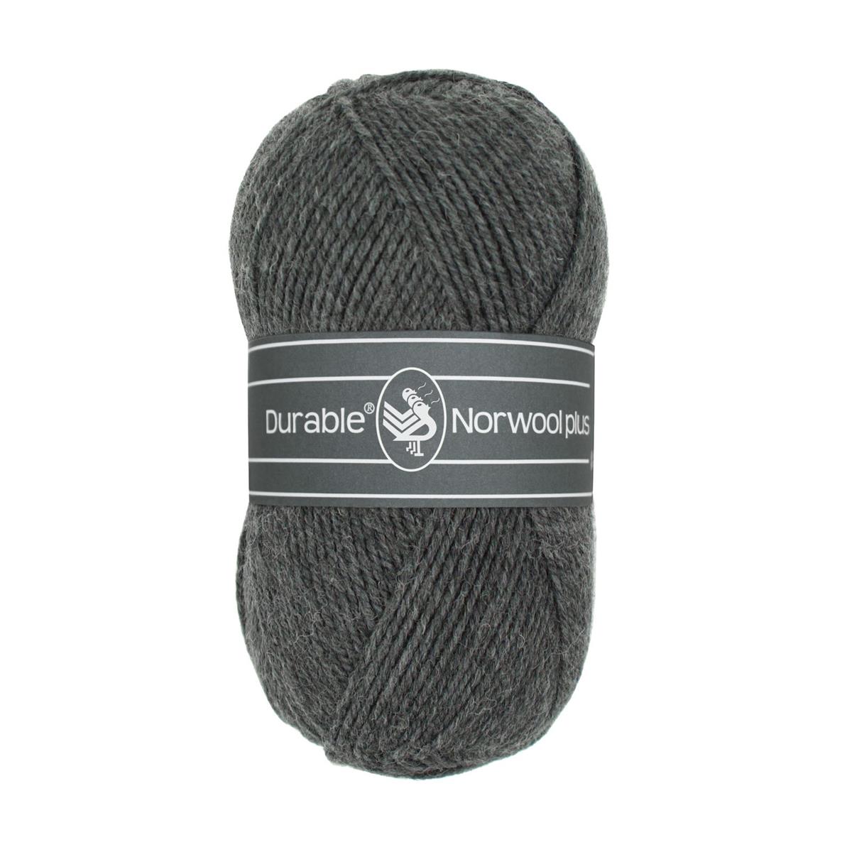 Het Durable Norwool Plus garen is een menging van acryl, polyamide en wol. Dit maakt het een heerlijk zacht garen, sterk, duurzaam en gemakkelijk te verwerken.