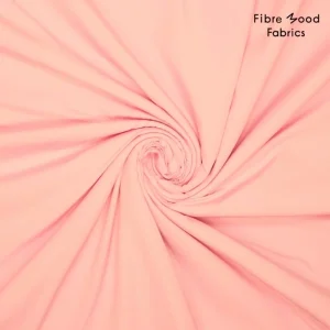 Ontdek Fibre Mood FM794112 trenchstof. Een geweven polyester-katoen stof met waterafstotende finish, perfect voor trenchcoats, jassen, overshirts en bodywarmers.