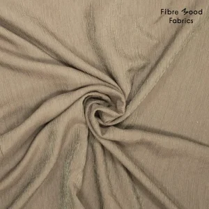 Ontdek Fibre Mood FM792025-321 licht beige. Een soepel vallende geweven stof van Tencelâ„¢, nylon, polyester en wol. Ideaal voor blouses, jurken, rokken en broeken.