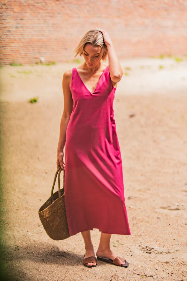 Ontdek Fibre Mood Laleh FM794332-632. Een soepel vallende soft twill van polyester, viscose en elastaan met lichte stretch. Perfect voor broeken, blazers, jurken en rokken.