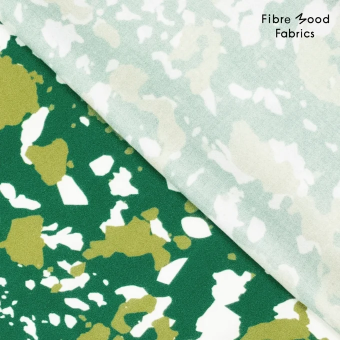 Ontdek Fibre Mood Mina FM922879-10. Een soepel vallende 100% viscosestof met digitale camouflageprint. Ideaal voor blouses, jurken, rokken en tunieken.