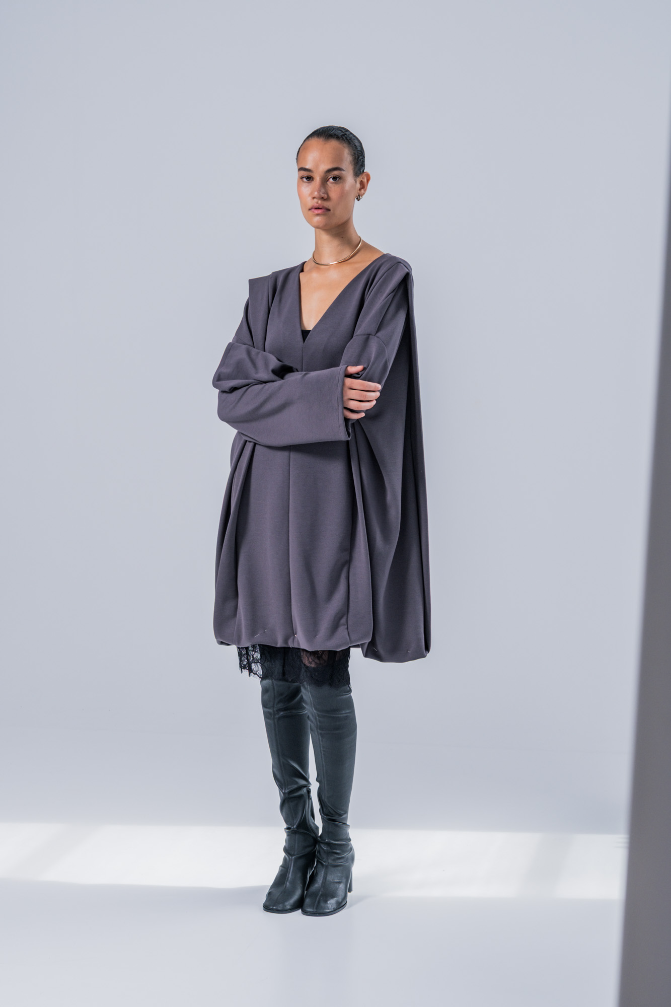 Deze modal joggingstof donkergrijs wordt gebruikt voor Fibre Mood model Umi en is duurzaam gemaakt volgens de OEKO-TEX Standard 100