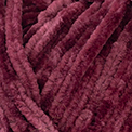 Dompel jezelf onder in de zachte en schattige wereld van Katia Velvet Mini! Dit chenille garen, van uitzonderlijke kwaliteit en levendige kleuren, biedt een unieke brei ervaring