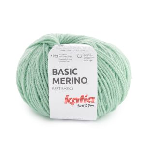 Katia Basic Merino is een heerlijke draad voor het breien van casual truien, babyslofjes, kussens of poncho's voor de winter.