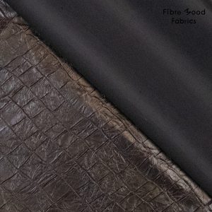 Dit imitatieleer met slangenprint wordt gebruikt voor Fibre Mood model Elda en is duurzaam gemaakt volgens de OEKO-TEX Standard 100.