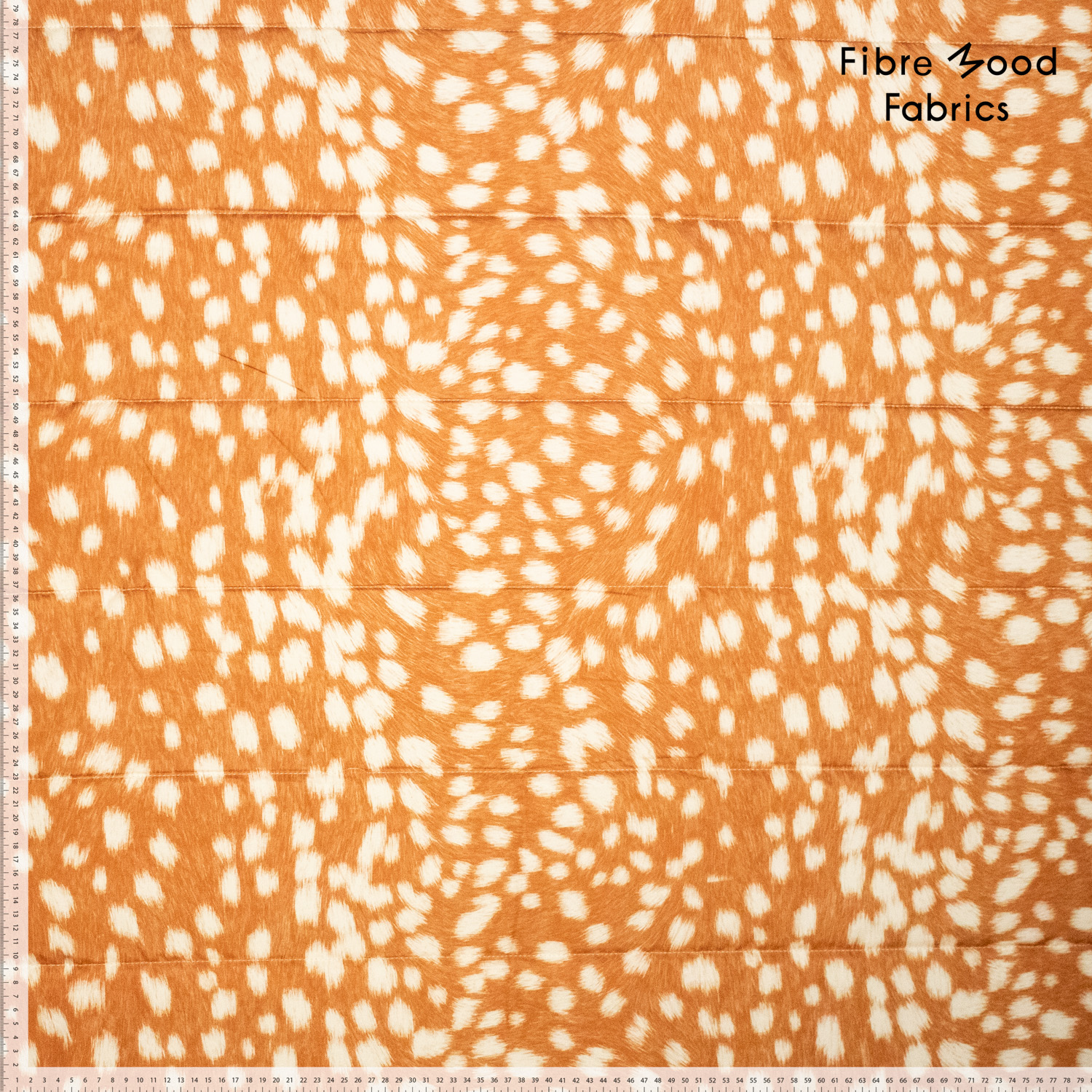 Deze gewatterde stof met bambi print wordt gebruikt voor Fibre Mood model Louisa en is duurzaam gemaakt volgens de OEKO-TEX Standard 100.