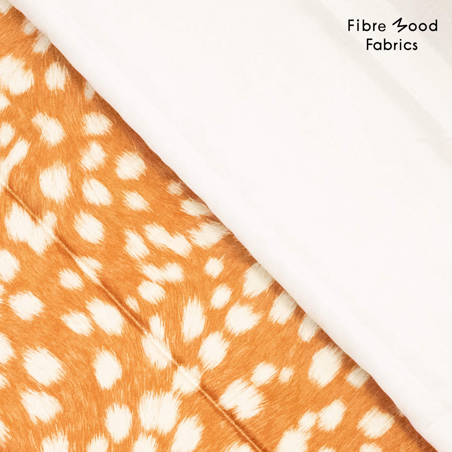 Deze gewatterde stof met bambi print wordt gebruikt voor Fibre Mood model Louisa en is duurzaam gemaakt volgens de OEKO-TEX Standard 100.