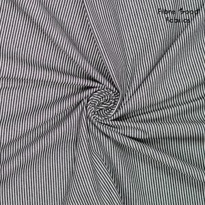 Deze geweven cotton Y/D denim stripe wordt gebruikt voor Fibre Mood model Marwi en is duurzaam gemaakt volgens de OEKO-TEX Standard 100.