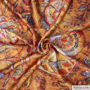 Ontdek Satin Jacquard Print Vintage Époque van Katia Fabrics: een soepel vallende satijn-jacquard met warme boho-print, ideaal voor blouses en jurken.